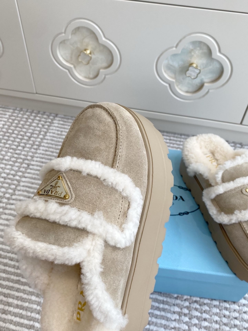 Pra*a slippers